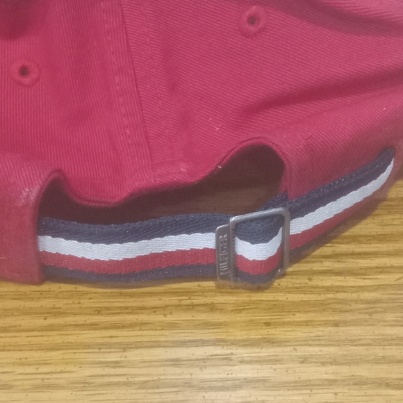 Tommy Hilfiger hat - Picture 6 of 6